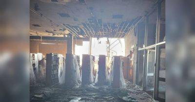 Россияне обстреляли Херсон: погиб мужчина, разрушены склады, повреждена библиотека