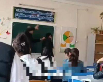 Учитель из Хорезма избил ученика за неподготовленный урок, а затем уволился по собственному желанию. Видео