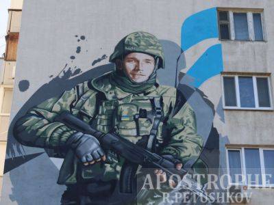 Муралы в Киеве - фото новых изображений с погибшими бойцами и символами войны и мира