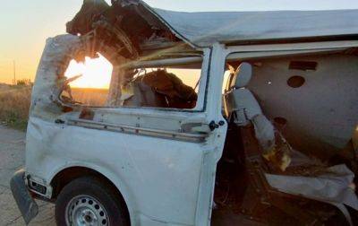 Россияне ударили FPV-дроном в эвакуационный автобус на Херсонщине, есть раненые