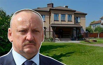 Бывший начальник управделами Лукашенко продает коттедж в Дроздах