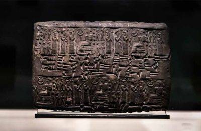 Археологи нашли в Турции глиняные таблички с надписями на неизвестном языке - фото
