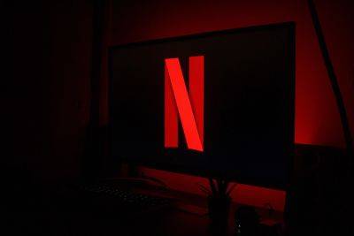 Netflix повысит тарифы после завершения голливудских забастовок – WSJ