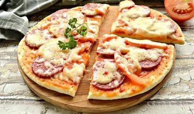 И не надо звонить в пиццерию: рецепт вкуснейшей пиццы "Минутка", которая делается на сковороде