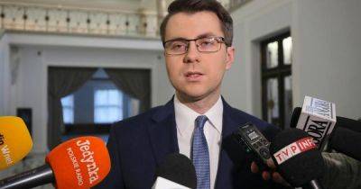 Польша планирует отменить выплаты пособий для украинцев в начале 2024 года