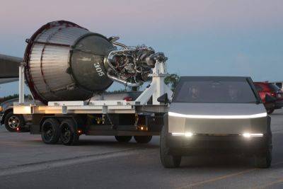 Tesla Cybertruck - Ничего необычного, просто Tesla Cybertruck транспортирует полуторатонный двигатель SpaceX Raptor - itc.ua - Украина - Техас