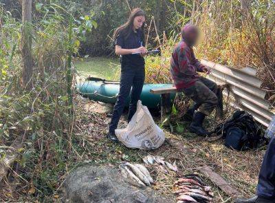 Наловил рыбы на 160 тысяч гривен: на Харьковщине поймали браконьера с сеткой
