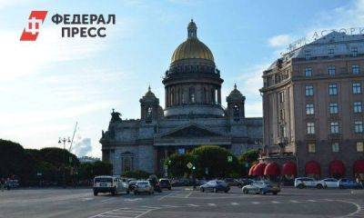 Больше 380 тысяч туристов приехали в Петербург из-за рубежа с начала года