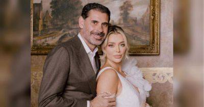 Легендарный футболист в 55 лет тайно женился на своей беременной подруге-журналистке: в сети всплыли фото - fakty.ua - Украина - Мексика - Испания