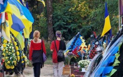 В Киеве полиция нашла подростков, которые обворовывали могилы военных - korrespondent.net - Россия - Украина - Киев - Днепропетровская обл.