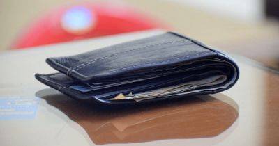 "Мои деньги нашлись": мужчине вернули бумажник, в котором находилось 10 000 долларов