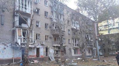 Россияне утром ударили по жилым домам в центре Херсона