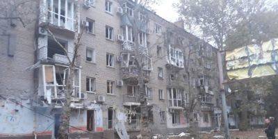 Войска РФ ударили по центру Херсона, есть попадания в жилые дома