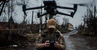 "Хищник стал добычей": FPV-дрон нашел уязвимое место у российского танка Т-72 (видео)