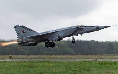 Кабмин одобрил изъятие российских самолетов МиГ-25