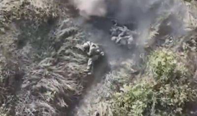 Сбросы с дронов на российскую пехоту на Донбассе - видео из-под Курдюмовки