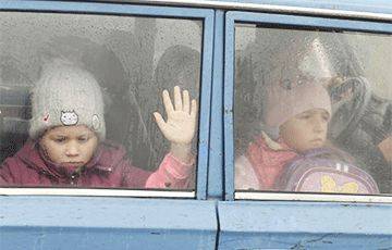 Похищенным украинским детям в Беларуси устроили допрос перед представителями Палестины