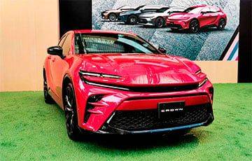 В Японии представлен кроссовер Toyota, который очень похож на Ferrari
