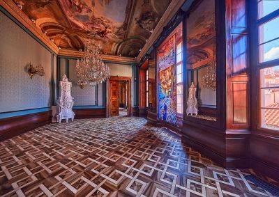 Красивейший дворец Клам-Галласа можно будет посетить бесплатно. Но нужно забронировать место