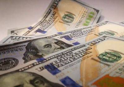 Доллар играет в рулетку: обменки и банки обновили курс валют на понедельник 9 октября