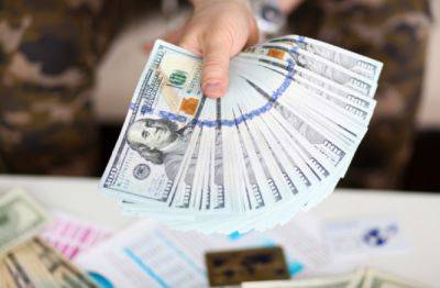 Украинцам рассказали, что будет в ближайшее время с курсом доллара в обменниках