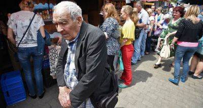 Пенсионерам-переселенцам в октябре начали выплачивать по 2093 гривни. Кому ждать доплату - cxid.info - Россия - Украина