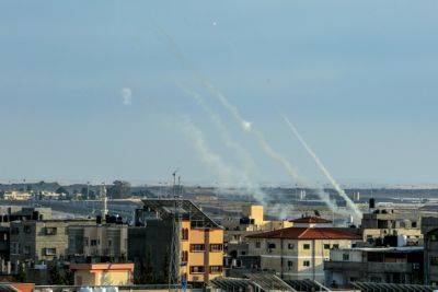 Массированные ракетные обстрелы Израиля: три человека тяжело ранены