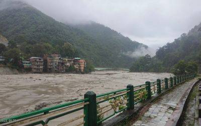 Разрушительное наводнение в индийских Гималаях унесло жизни более 70 человек - korrespondent.net - Украина - Индия