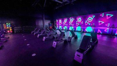 Lumin Fitness открыла первый спортзал с ИИ-тренерами — с именами, характерами и индивидуальным подходом к занятиям