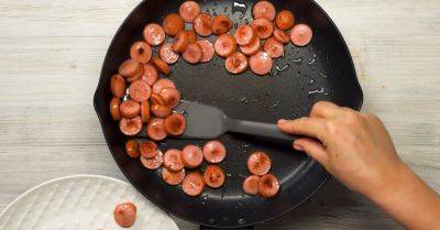Вы не пожалеете, если это приготовите: рецепт закусочной колбасы, которая тушится в яблочном соке