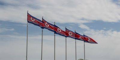 КНДР закроет более десяти своих посольств по всему миру