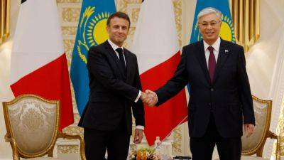 Токаев назвал "историческим" визит Макрона в Казахстан