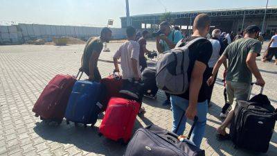 Из сектора Газа в Египет выехали более 300 иностранцев