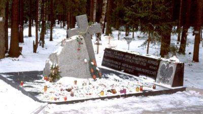 С Левашовского кладбища пропал уже второй памятник расстрелянным полякам
