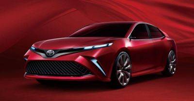 Свежий дизайн и современные технологии: новую Toyota Camry показали на первом фото