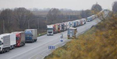 Более 20 000 транспортных средств заблокированы на границе между Украиной и Польшей /видео/