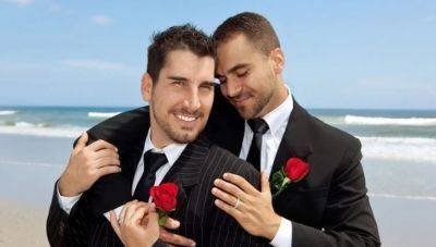 Сейм Латвии одобрил: однополые пары смогут юридически узаконить свои отношения