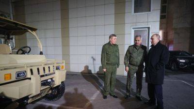 Шойгу показал Путину новую военную технику - мотовездеход для фермеров
