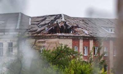 "Воду вычерпываем ведрами": в двух словах о ремонте крыш в Северодонецке