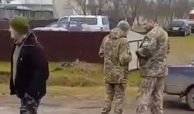 Масса в 49 кг не позволяет ему быть полезным на фронте: суд строго наказал украинца за неявку в военкомат
