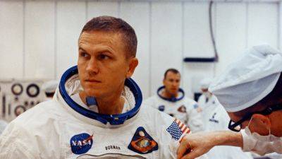 Умер командир первой пилотируемой миссии к орбите Луны