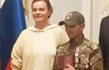 У российских оккупантов забрали медали, чтобы их снова вручила племянница Путина