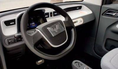 Его назвали "Макарон": как выглядит самый дешевый электромобиль от General Motors. Почти для студентов
