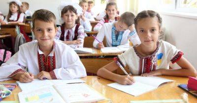Стипендии в Украине: кто из школьников может ежемесячно получать почти по 3 тысячи гривен