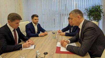 Посол Беларуси обсудил с губернатором Приморья логистику и новые кооперационные проекты