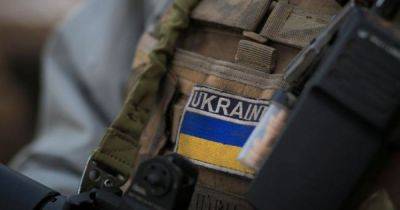 Пограничники подняли украинский флаг в Тополях на Харьковщине (ВИДЕО)