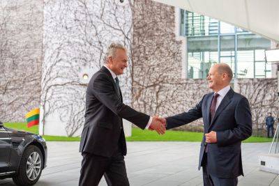 Науседа в Берлине встретится с президентом и канцлером Германии