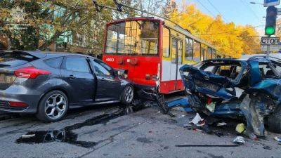 В Одессе произошла авария с участием троллейбуса и двух авто | Новости Одессы