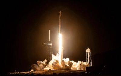 SpaceX вывела на орбиту два дополнительных спутника связи