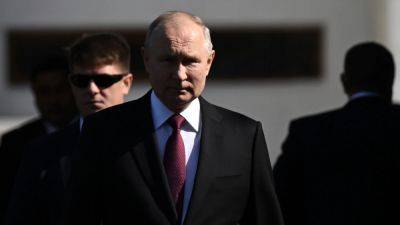 "Коммерсантъ": Путина на выборы может выдвинуть инициативная группа